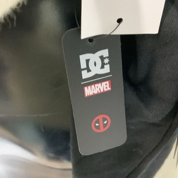 DC Marvel Deadpool Hoodie Oversized - Picture 8 of 9
